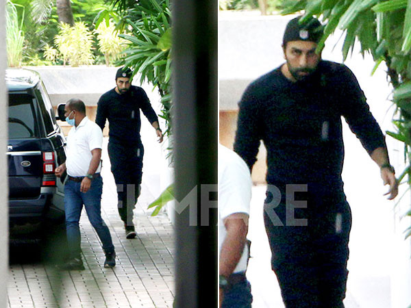 Photos: Ranbir Kapoor spotted at his residence in the city 