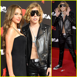 The Kid LAROI Makes His Award Show Debut at the MTV VMAs 2021