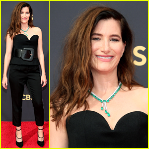 Emmy Nominee Kathryn Hahn Has Arrived for 2021 Event!