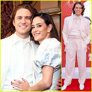 Nominee Aaron Tveit Attends Tony Awards with Girlfriend Ericka Hunter!