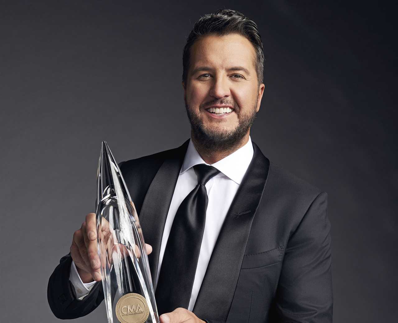 Luke Bryan To Host ‘The 55th Annual CMA Awards’