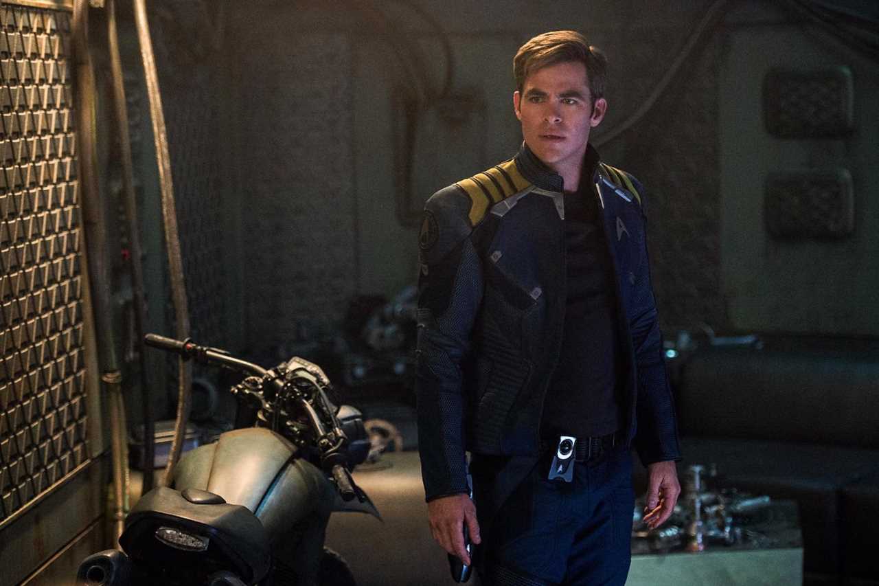 Paramount Reportedly Wants Chris Pine To Cross Over Into Star Trek TV Shows