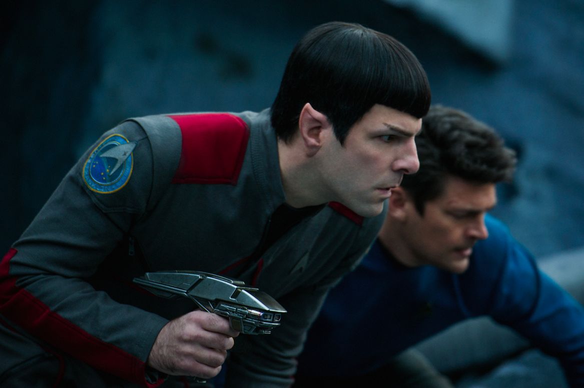 Paramount Reportedly Wants Chris Pine To Cross Over Into Star Trek TV Shows