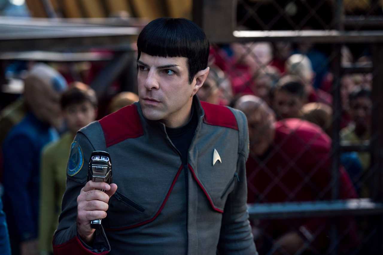 Paramount Reportedly Wants Chris Pine To Cross Over Into Star Trek TV Shows