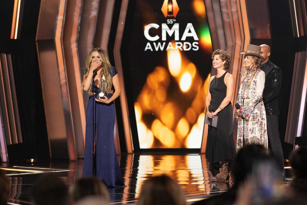 CMA Awards Recap: Big Night For Stapleton, Combs, & Pearce, Among Others