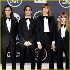 'Beggin' Singers Maneskin Suits Up for American Music Awards 2021