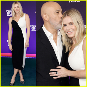 Chelsea Handler Gets a Kiss From Boyfriend Jo Koy at People's Choice Awards 2021