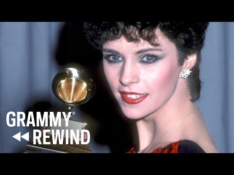 Watch Sheena Easton Charmingly Win The GRAMMY For Best New Artist In 1982 | GRAMMY Rewind
