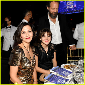 Maggie Gyllenhaal Makes Rare Appearance with Daughter Ramona at Gotham Awards 2021