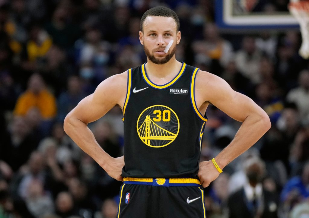 Stephen Curry, who is desperately missing Draymond Green on the Golden State Warriors.