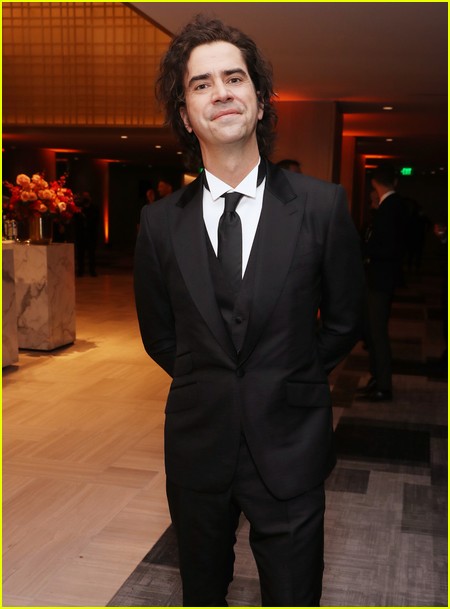 Hamish Linklater (Midnight Mass) on the Critics Choice red carpet