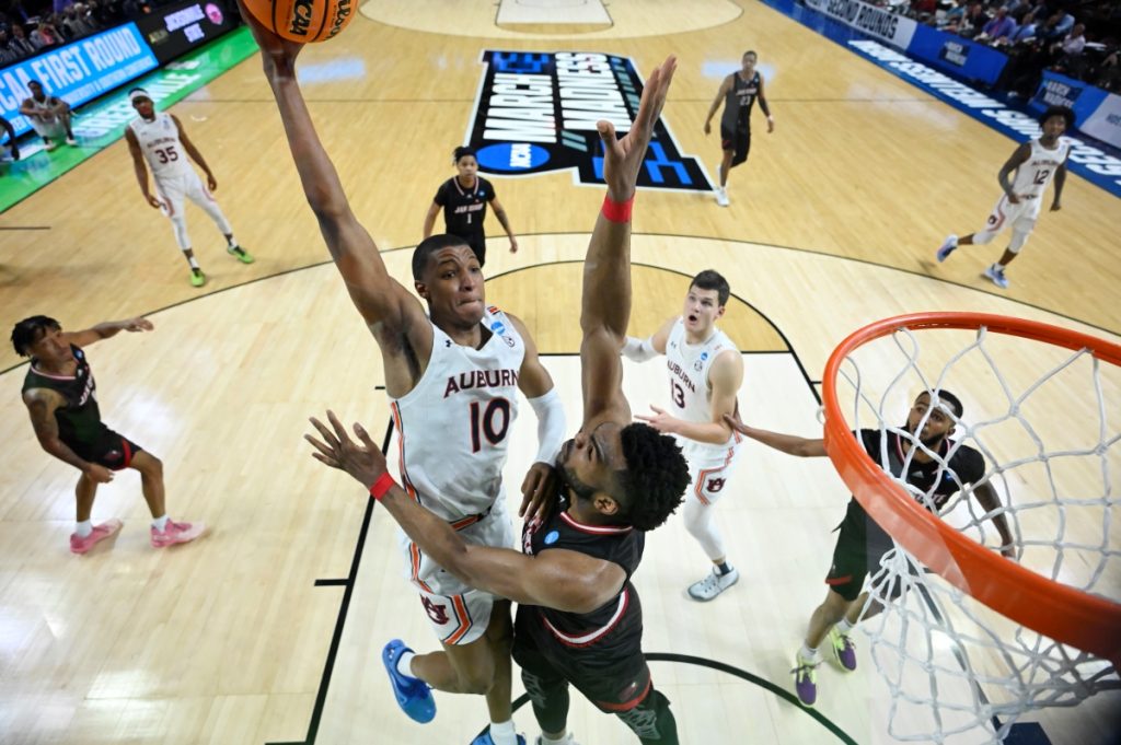 Auburn freshman Jabari Smith is a must-watch during this year's NCAA Men's Basketball Tournament.