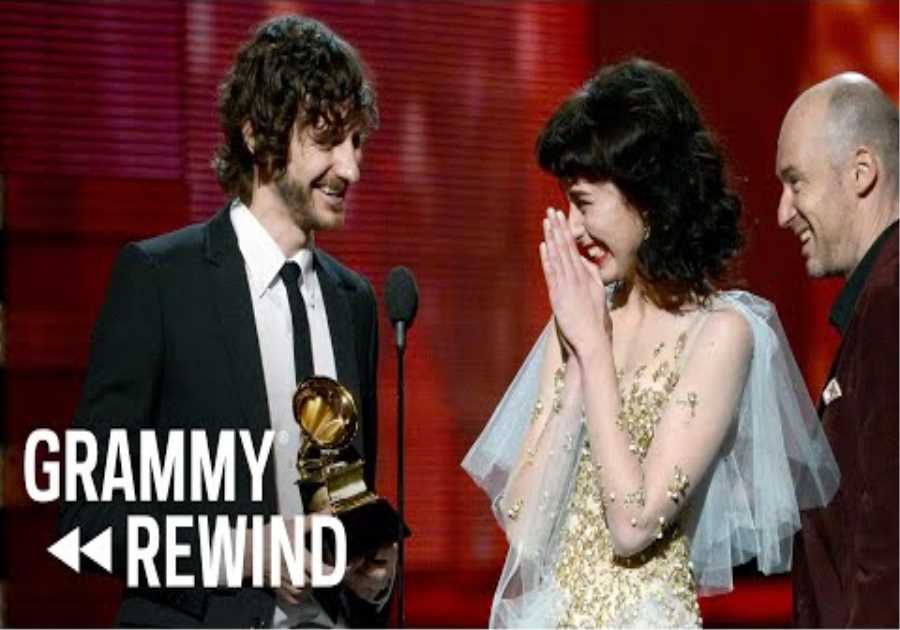Watch Gotye &amp; Kimbra Win GRAMMY For “Somebody That I Used To Know” In 2013 | GRAMMY Rewind