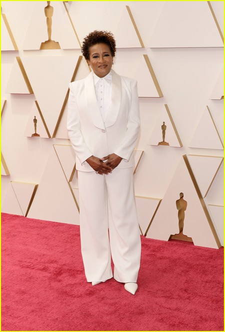 Co-host Wanda Sykes on the Oscars 2022 red carpet