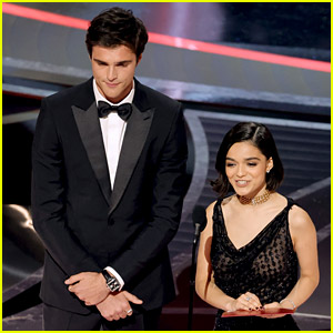Rachel Zegler's Comment About Last-Minute Oscars Invite Goes Viral While Presenting with Jacob Elordi