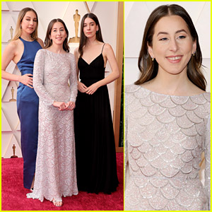 Licorice Pizza's Alana Haim Attends First Oscars With Sisters Danielle & Este By Her Side