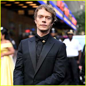 Game of Thrones' Alfie Allen Attends Tony Awards 2022, Nominated for 'Hangmen'!