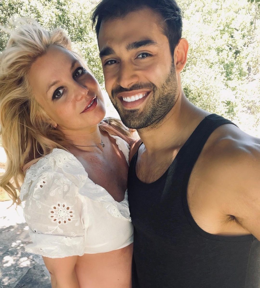 Britney Spears left 'shaken' after first husband Jason Alexander crashes wedding preparations