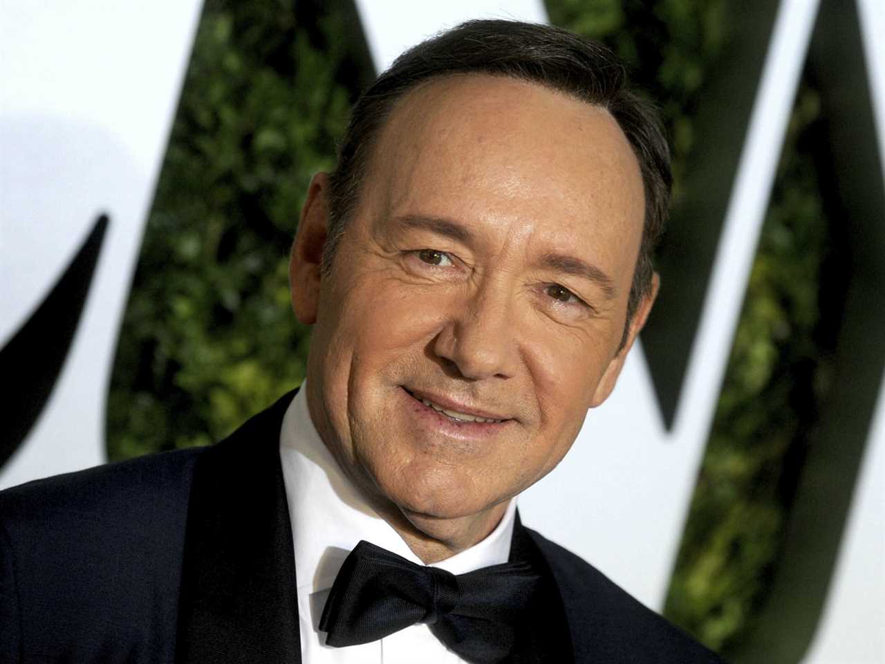 Kevin Spacey says he will go to UK to face sex crime charges