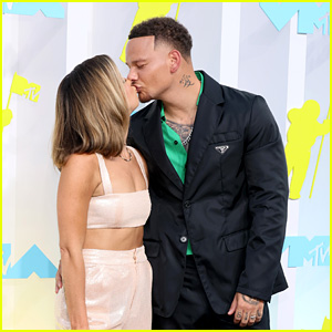 Kane Brown & Wife Katelyn Share Red Carpet Kisses at MTV VMAs 2022 (Photos)