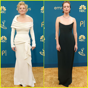 Jean Smart & 'Hacks' Co-Star Hannah Einbinder Bring the Glamour to Emmy Awards 2022