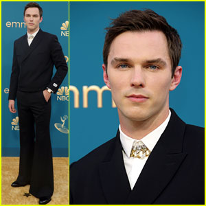 Nicholas Hoult Accessorizes With a Necklace at the 2022 Emmy Awards