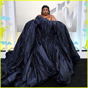 Lizzo Made a Hilarious Comment About Her Dress for MTV VMAs 2022 - See the Look!