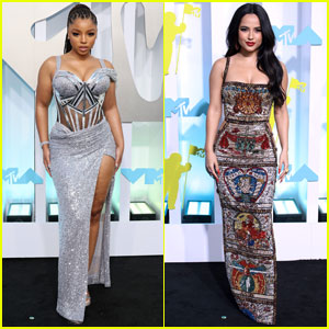 Chloe Bailey & Becky G Wear Sparkling Dresses to MTV VMAs 2022