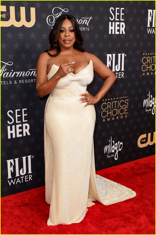 Dahmer’s Niecy Nash-Betts at the Critics Choice Awards 2023