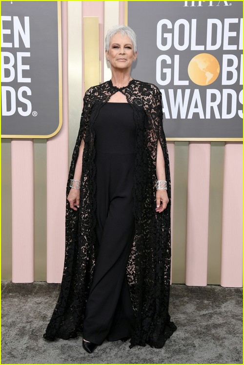 Everything Everywhere All at Once’s Jamie Lee Curtis at the 2023 Golden Globes