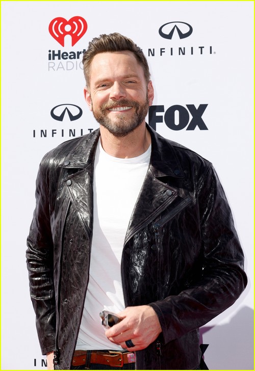 Joel McHale at the iHeartRadio Music Awards 2023