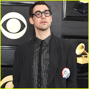 Jack Antonoff Picks Up His 7th Grammy Award at 2023 Grammys!