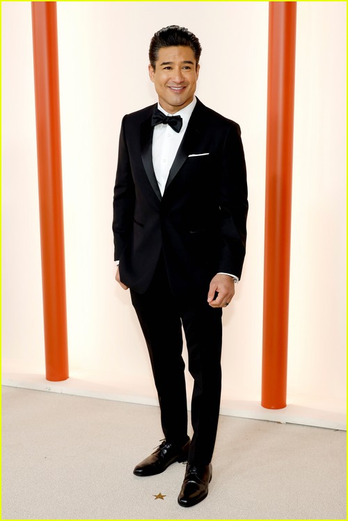 Mario Lopez on the Oscars 2023 red carpet