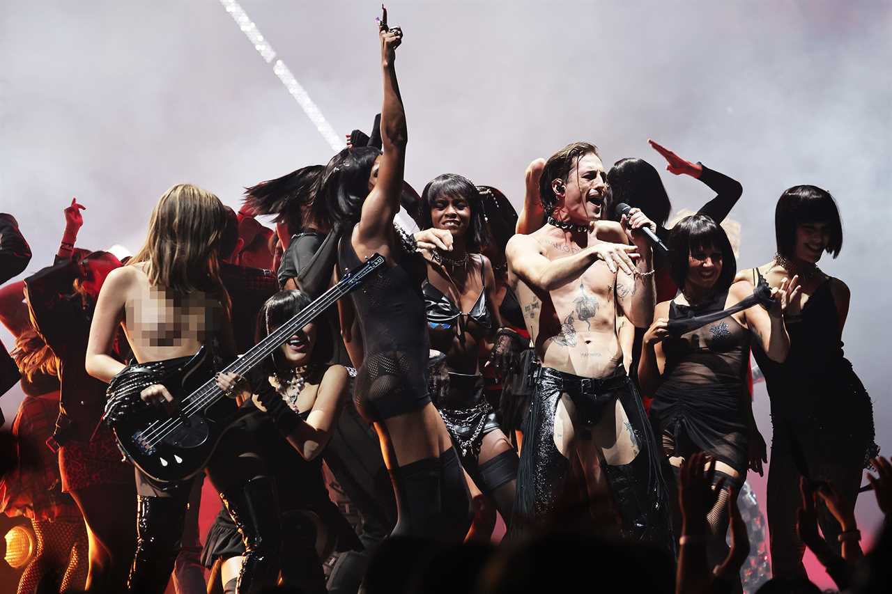 Maneskin Returns to MTV Video Music Awards Stage After Victoria De Angelis’ 2022 Wardrobe Malfunction