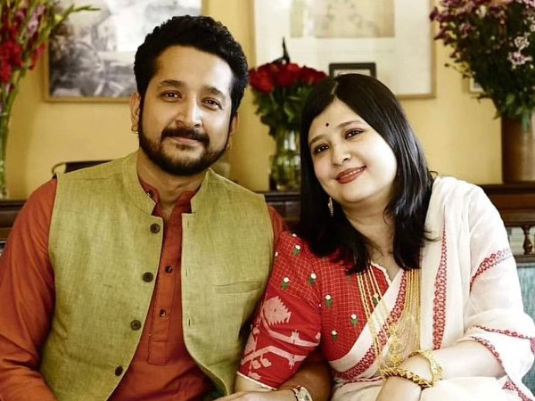 Parambrata Chattopadhyay marries Piya Chakraborty in an intimate ceremony shares first pics 