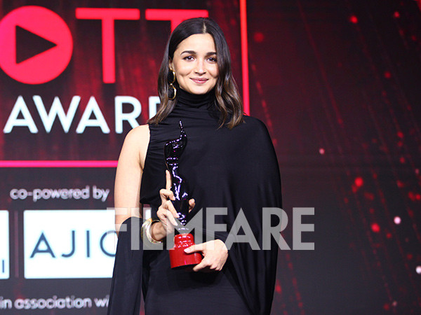 Filmfare OTT Awards 2023: Alia Bhatt thanks Shah Rukh Khan in her acceptance speech for Best Actor 