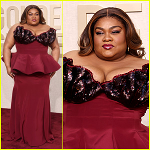 'The Holdovers' Star Da'Vine Joy Randolph Matches the Red Carpet at Golden Globes 2024