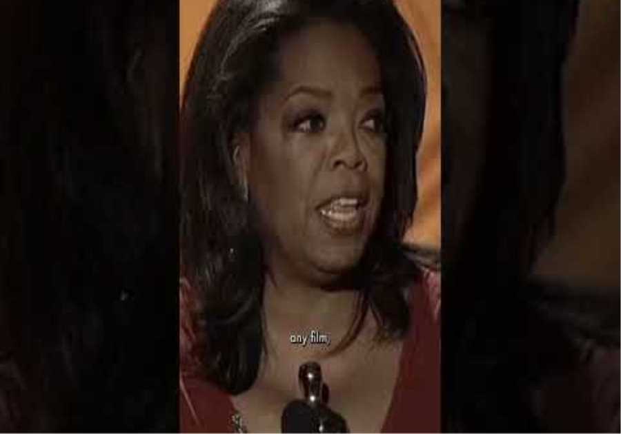 Oprah Winfrey Receives the Jean Hersholt Humanitarian Award at the 2011 Governors Awards