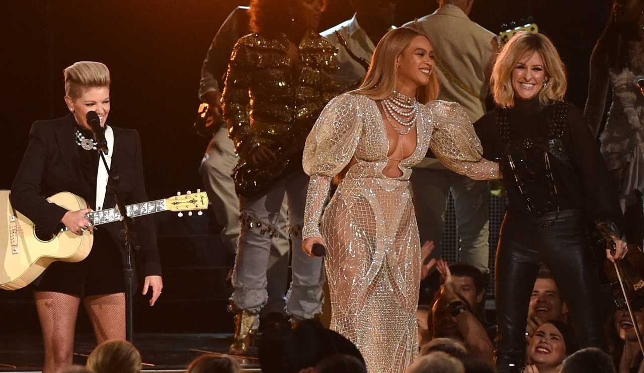 Beyonce Dixie Chicks CMA Awards