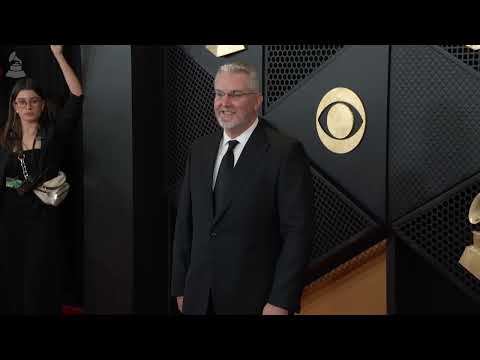 SCOTT RIESETT Red Carpet Fashion Cam | 2024 GRAMMYs