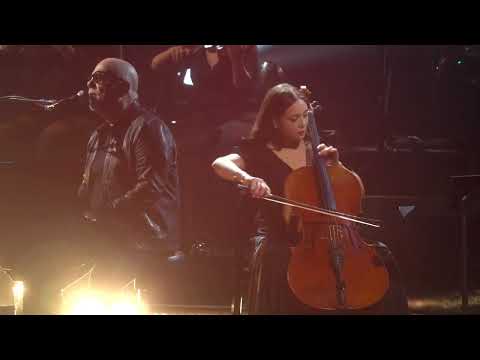 Watch BILLY JOEL perform TURN THE LIGHTS BACK ON” with LAUFEY live at the 2024 GRAMMYs
