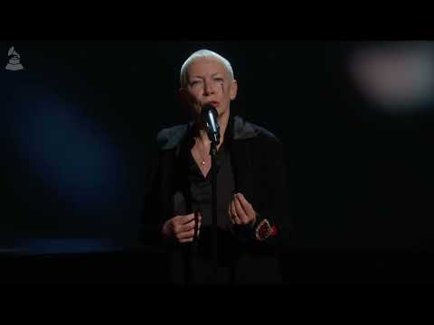 Watch ANNIE LENNOX Perform NOTHING COMPARES 2 U with WENDY & LISA at the 2024 GRAMMYs