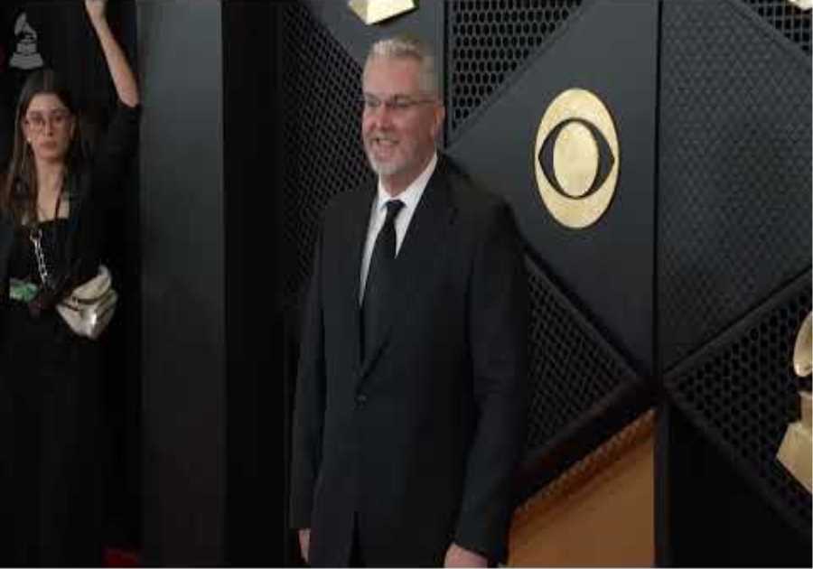 SCOTT RIESETT Red Carpet Fashion Cam | 2024 GRAMMYs