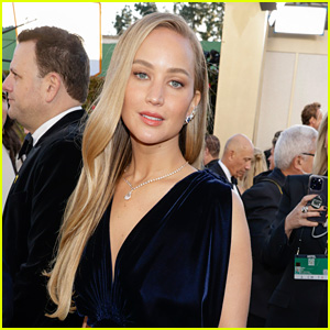 What Did Jennifer Lawrence Say at Golden Globes 2024? She Hilariously Threatened to Leave!