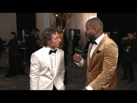 Jeremy Allen White: 75th Emmy Awards Winnerview