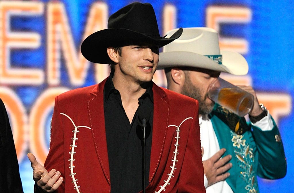 Ashton Kutcher country music ACM Awards