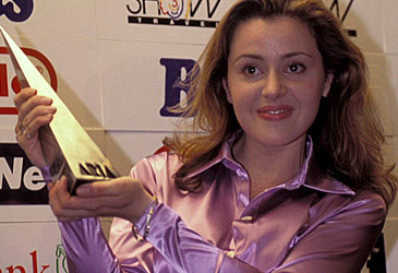 Tina Arena with ARIA Award (Getty)