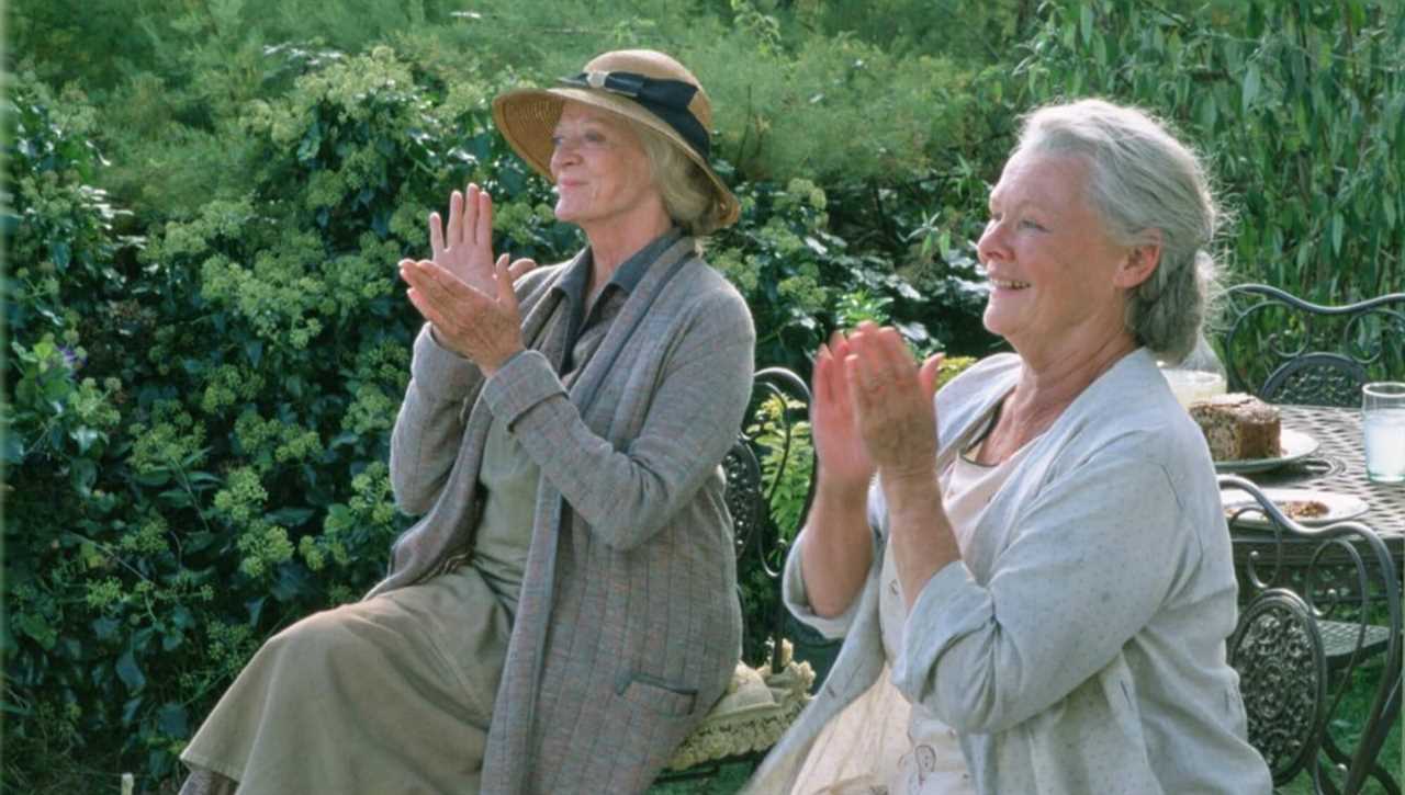 Dame Maggie Smith and Dame Judi Dench in Ladies in Lavender (2004)