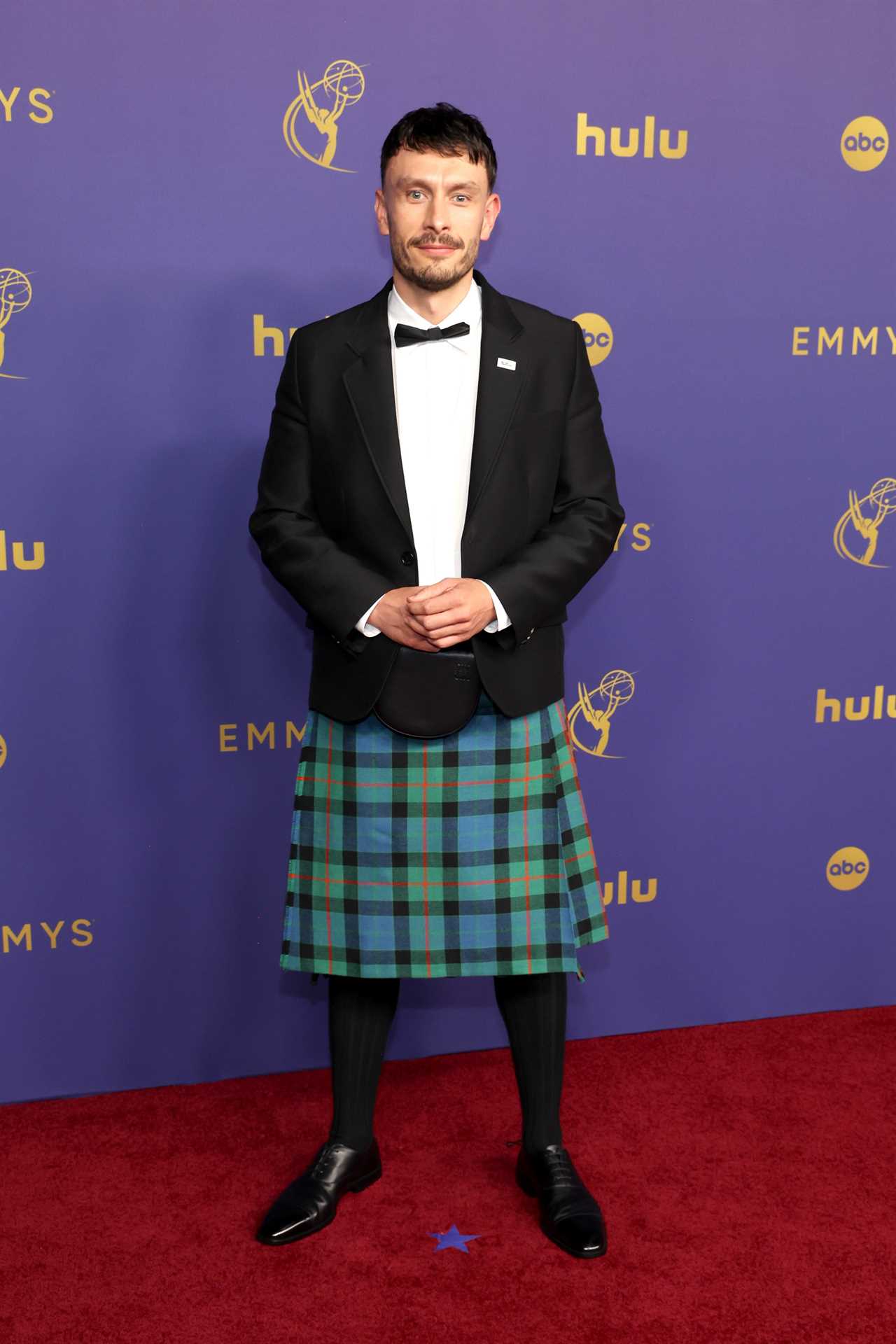 2024 Emmys Live Coverage: Nominees, winners, red carpet lewks, and more