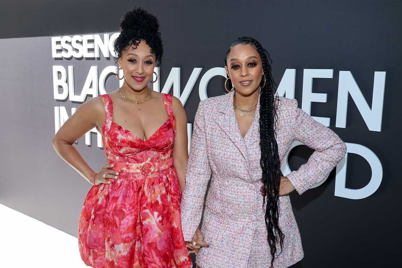 LOS ANGELES, CALIFORNIA - MARCH 09: (L-R) Tamera Mowry-Housley and Tia Mowry-Hardrict attend the 2023 ESSENCE Black Women In Hollywood Awards at Fairmont Century Plaza on March 09, 2023 in Los Angeles, California. (Photo by Arnold Turner/Getty Images for ESSENCE)